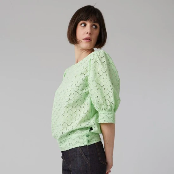 Ermine blouse puff sleeves with buttons