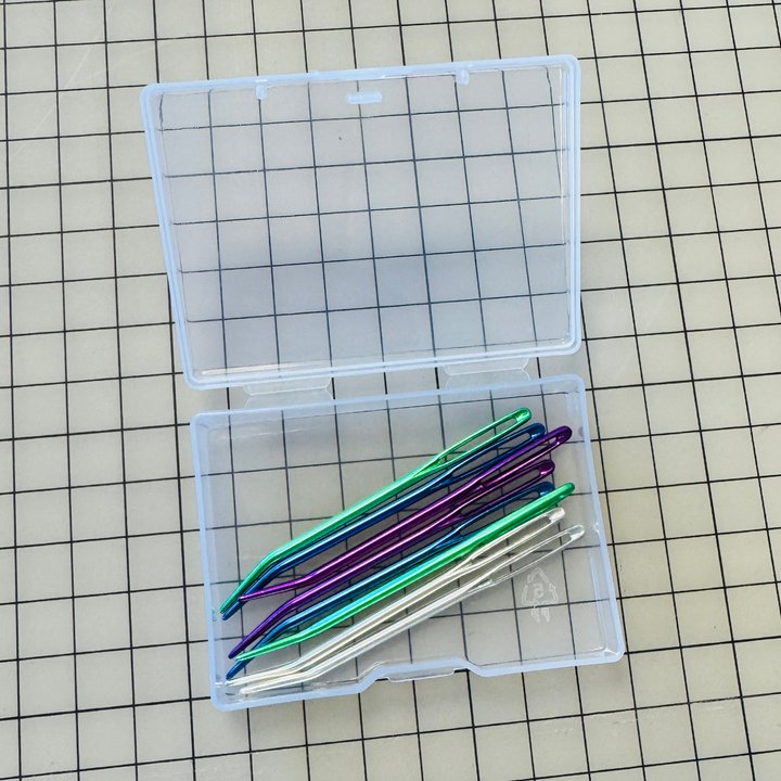 Multi Colour Yarn Needles